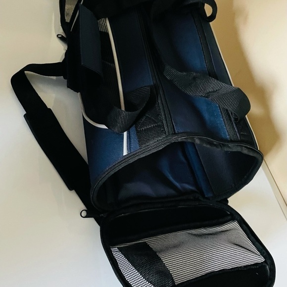 PET carrier Small dog/cat blue canvas/mesh with shoulder strap. - Picture 10 of 16